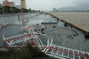 [태풍 노루] 9월 28일: 베트남 중부 지방에 상륙