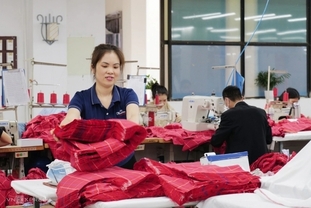 지역 최저임금을 최대 35만 동으로 인상하자는 제안
