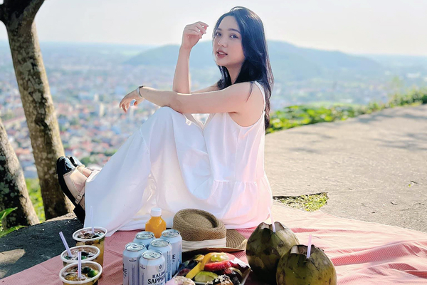 23세의 빅하는 30만 명 이상의 팔로워를 가진 틱톡에서 요리 콘텐츠를 만든다. 