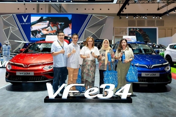 2024년 7월 인도네시아에서 열린 빈패스트의 VFe34 차량 인도 행사 카지노