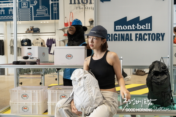 팝업스토어에서 몽벨 아이템을 착용한 인플루언서. (제공= 몽벨)