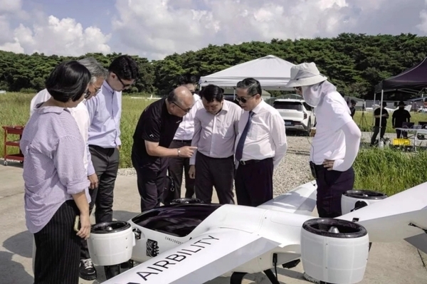 CT UAV와 Airbility의 전문가들이 실험용 UAV 프로토타입을 선보였다.