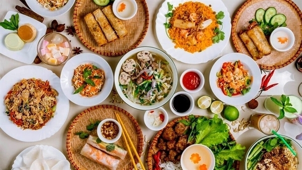 모든 베트남 요리는 신선한 현지 재료로 만들어지고 베트남 요리사의 기술과 감성으로 살아나는, 문화적 유산에 대한 이야기를 담고 있다.