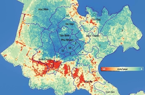 8월 말, 레 쭝 쫀(Le Trung Chon) 부교수 연구팀이 InSAR 기법을 이용하여 2015년부터 현재까지 호찌민시의 침하율을 분석한 결과, 빨간색 영역이 침하 속도가 가장 빠른 지역이다.