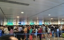 [탄손녓 공항] 많은 인파로 몸살, 이번 연휴 이동시 일찍 도착해야 한다