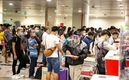 [사진] 1월 23일 오후: 탄손낫 공항, 귀향 인파로 붐비다.