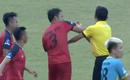 [축구] 2부 리그 선수, 심판 안면 가격