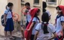 초등학생들이 학교 구내에서 담배를...