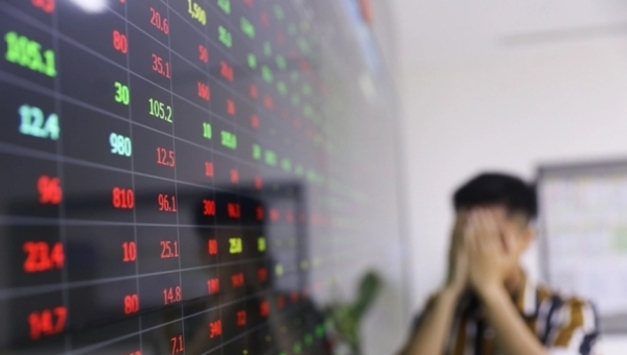 [증시] 10월 31일 : 10월 마지막 주가는 30포인트 하락으로 마무리, 빈그룹과 겔렉스가 하락을 주도