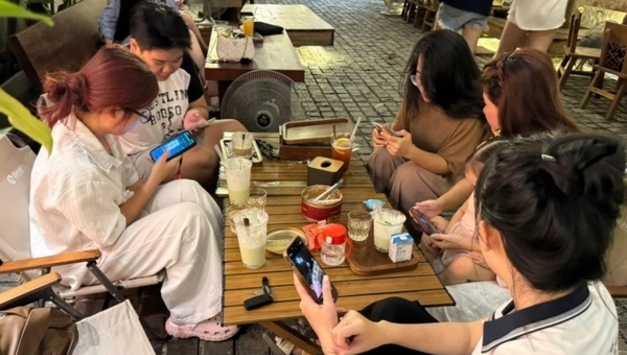 스마트폰 ‘디지털 금식’ 나선 MZ세대… “AI가 내 생각을 대신하던 나를 멈췄다”