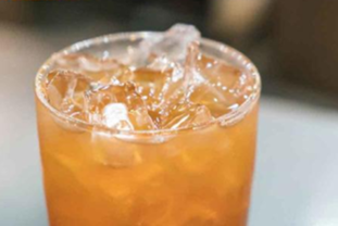 알코올만큼 해롭지는 않지만 성인과 어린이 모두 즐겨 마시는 "간 파괴" 음료는...