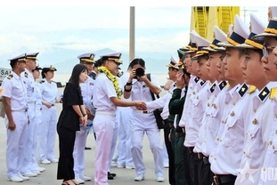 대한민국 해군 훈련함, 우호교류 위해 다낭 방문