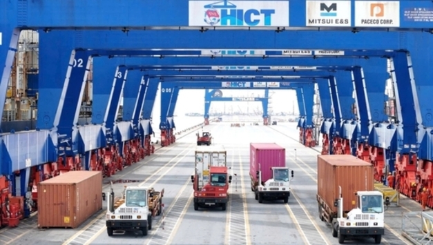 11개월 수출 신기록 경신, 무역흑자 200억 달러 돌파