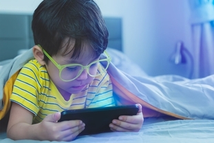 2050년 세계 인구 절반 근시… ‘공중보건 위기’ 경고