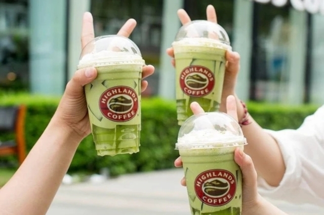 베트남 최대 커피 체인 ‘하이랜드 커피’, 실적 또 최고치…필리핀 졸리비 60 지분 보유