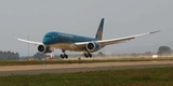 슈퍼 항공기' 보잉 787 드림라이너 롱탄 공항에 착륙