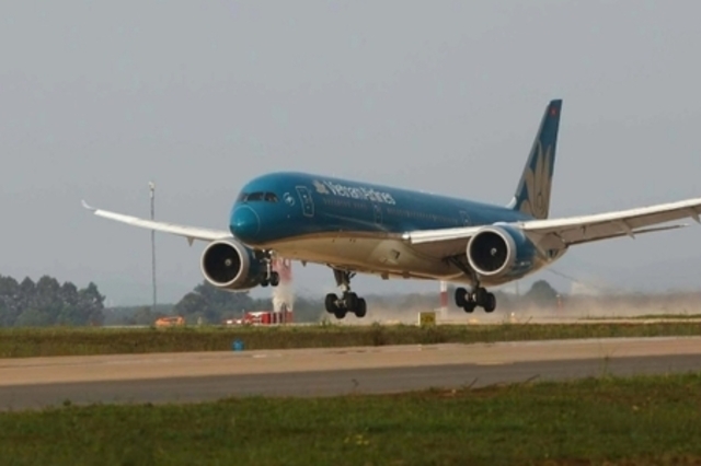 슈퍼 항공기' 보잉 787 드림라이너 롱탄 공항에 착륙