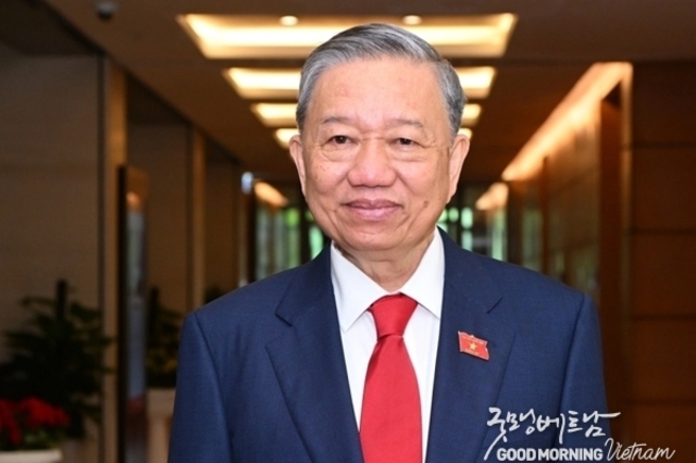 [정치] 또럼 서기장 재선출