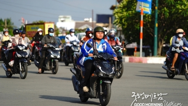 [위기의 엔진] "기름 냄새 맡기도 싫다"... '오토바이 천국' 베트남, 휘발유차 퇴출 가속