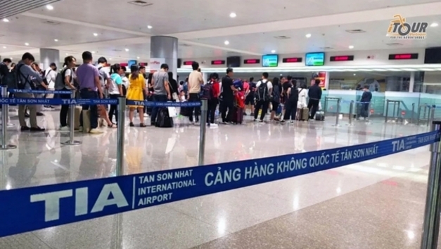 설 연휴 탄손녓 공항: "하루 16만 5천 명의 대이동", 국제선은 3시간 전 도착