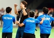 [스포츠 인사이트] 박항서에서 김상식까지… 베트남 축구 홀린 ‘K-리더십’의 실체는?