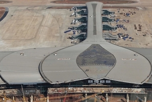 [인프라] 총리, 롱탄 국제공항 1단계 2026년 상반기 완료 지시…“품질·안전에 대한 전면적 책임”