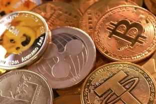 [크립토] 비트코인, 한 달 만에 최고치 경신… 7 급등 $71,000 돌파, 중동 위기 속 '디지털 안전자산' 면모 부각