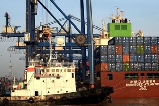 중동 분쟁 여파로 해상 물류비 급등…베트남 수출 기업 부담 확대