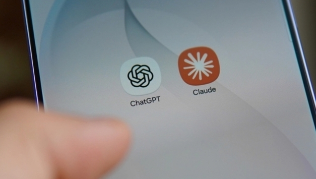 [테크] AI 앱 '클로드(Claude)'가 하루 100만 다운로드, 챗GPT를 제치고 1위를 차지