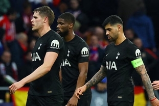 토트넘의 몰락…연이은 실수로 강등 위기