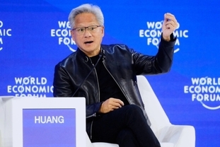 [테크] 젠슨 황 “이미 AGI 도달”…인공지능 패러다임 논쟁 재점화