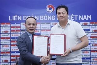 월드컵 영웅 이운재, 베트남 대표팀 코치 재계약…2027년까지 동행