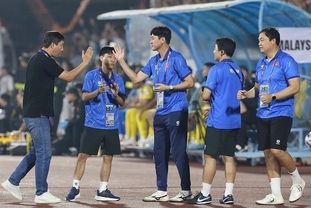 김상식 감독 ‘오른팔’ 이정수 코치, 베트남 대표팀 떠나 태국 리그 도전
