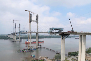 벤륵-롱탄 고속도로 푸옥칸 다리 마무리 단계...올해 7월 개통 예정