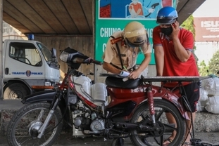 교통경찰 권한 강화, 운전면허 시험 부정행위 단속 권한 신설 — 현장 과태료 최대 750만 동 부과 가능