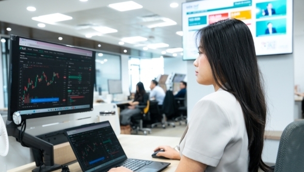 4월 13일 VN-지수, 장중 16포인트 하락 후 반등… 9포인트 상승 마감 1,758.96