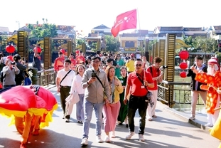 4월 30일 연휴 다낭行 항공권·기차표 가격 폭등…호텔은 이미 풀북