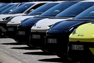 유럽 전기차 판매 ‘폭발적 증가’…유가 위기 속 사상 첫 50만 대 돌파