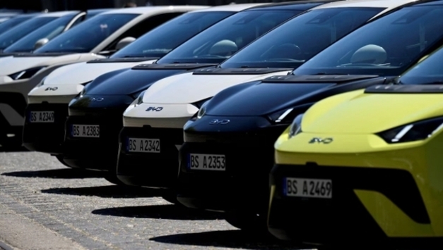 유럽 전기차 판매 ‘폭발적 증가’…유가 위기 속 사상 첫 50만 대 돌파