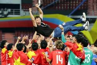 김상식 감독: “베트남 선수들의 마음을 얻었기 때문에 성공했다”