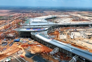 롱탄 공항 건설 ‘빨간불’…인력난·자재비 상승에 지연 우려