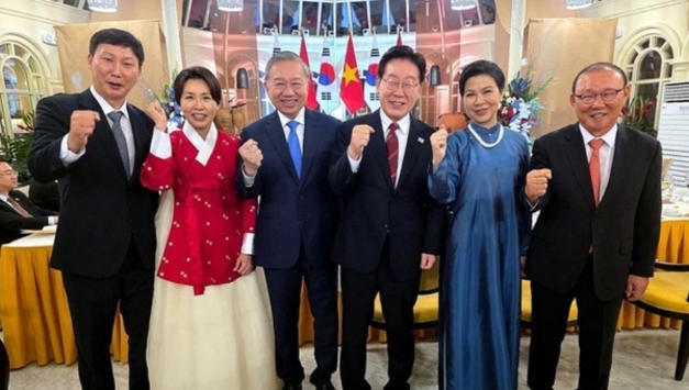 베트남-한국 잇는 ‘둥근 공의 마법’… 박항서·김상식 감독, 국빈 만찬 나들이