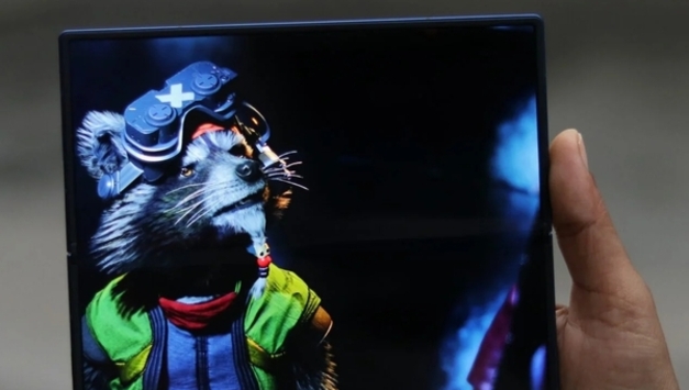 삼성, 갤럭시 Z 와이드 폴드로 경쟁 우위 유지에 총력