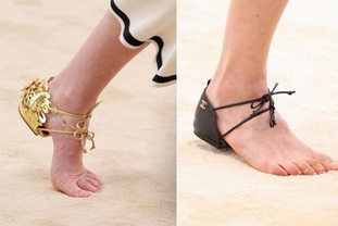 샤넬, ‘굽만 남긴’ 파격 신발로 패션계 논쟁 촉발