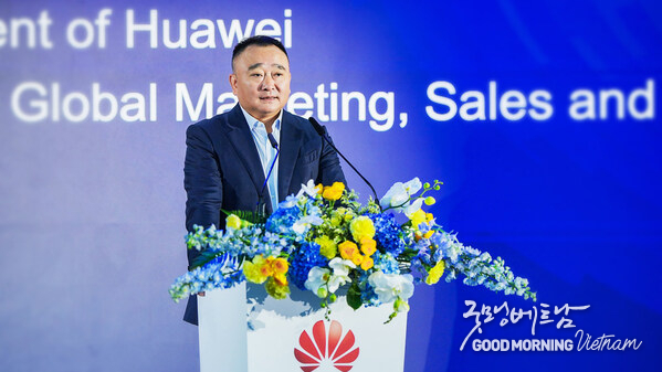 Zhou Jianjun, Vice President of Huawei and President of Global Marketing, Sales and Services, Huawei Digital Power